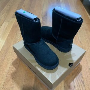 Black classic kids uggs